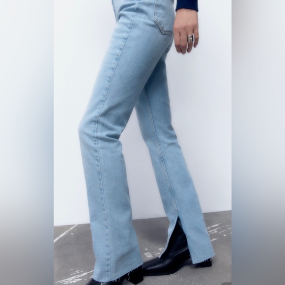 Zara High Rise Flared Slim Fit Jeans (v2) - Picture 2 of 10